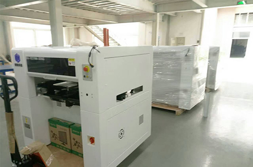 海鹽客戶SMT設備專車送貨，貨到上門安裝調試