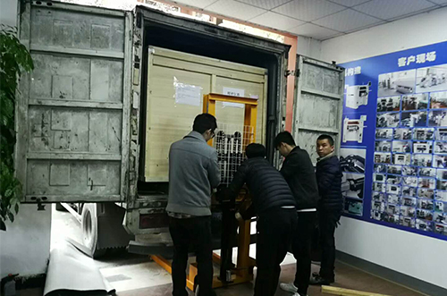 蚌埠客戶SMT設(shè)備專車送貨，貨到上門安裝調(diào)試
