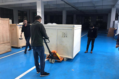 蚌埠客戶SMT設備專車送貨，貨到上門安裝調試